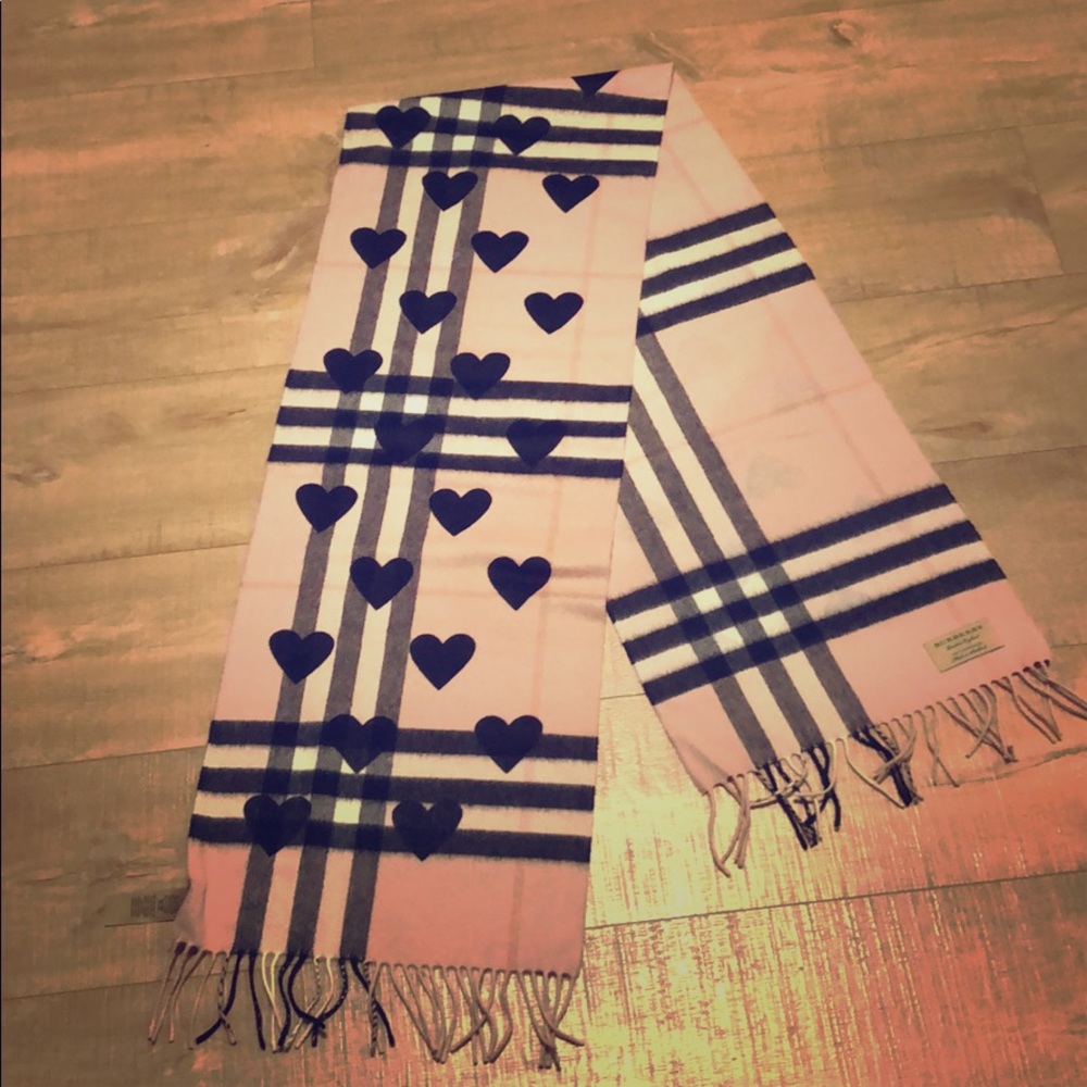 Burberry Pink 💗 Check with black hearts 🖤 scarf